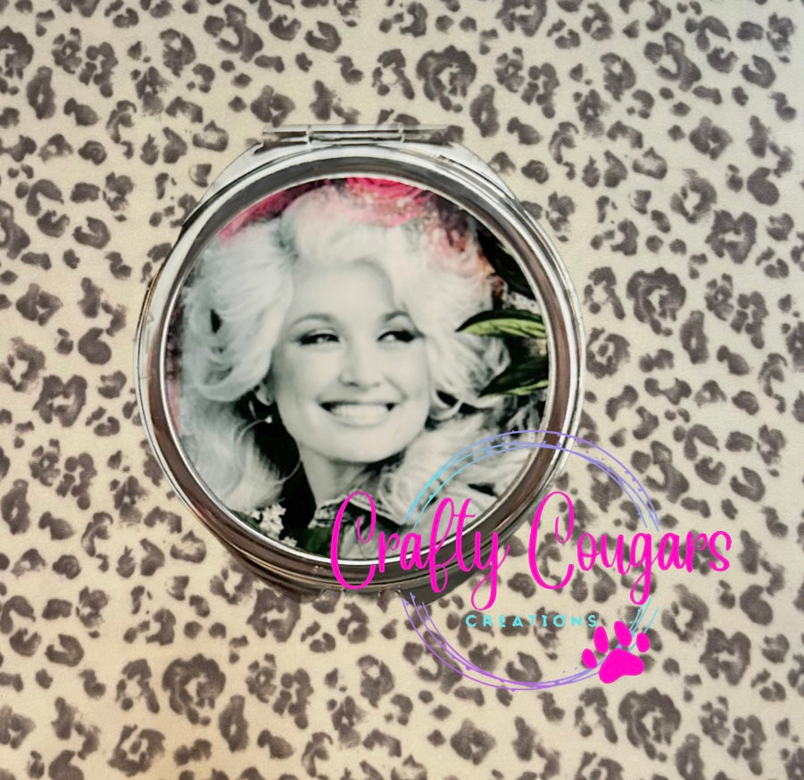 Dolly🦋 Compact Mirror- round