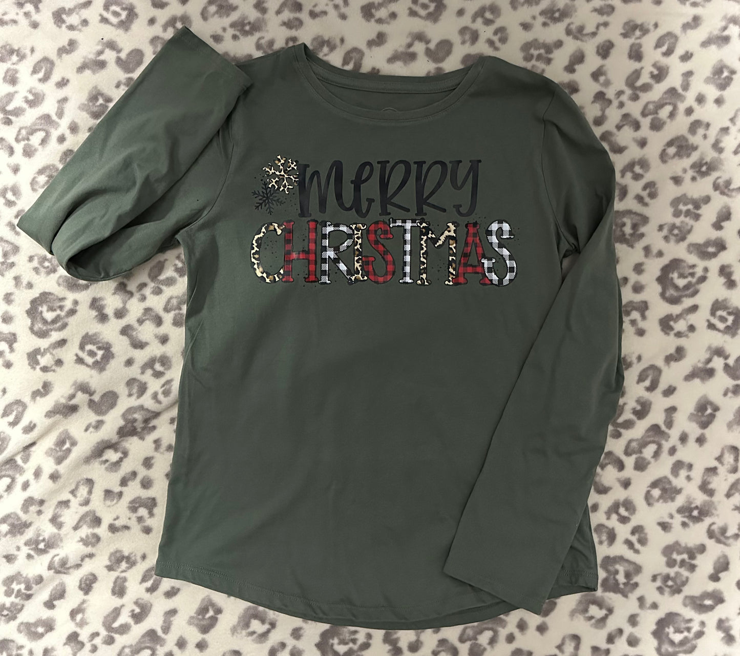 YOUTH Longsleeve T-shirt - Merry Christmas Leopard Plaid